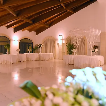 Tenuta Caradonna Hotel *